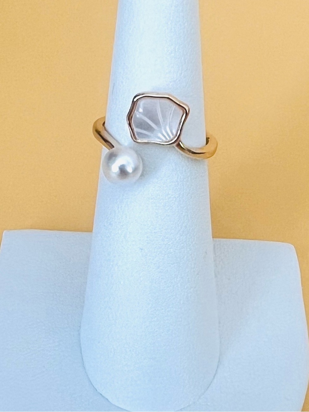 Gold plated and White Shell Pearl Ring